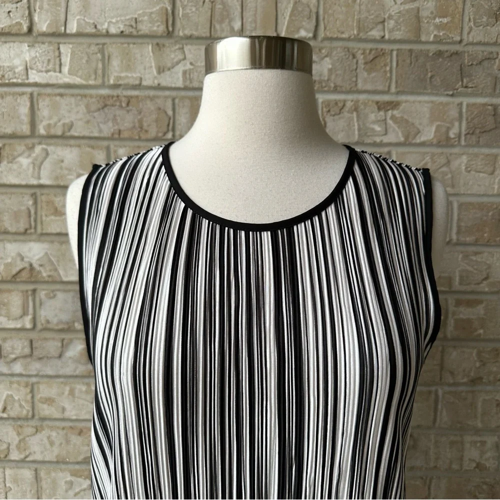 Vince Camuto Striped Top Blouse Size S 🌸 - Picture 3 of 9